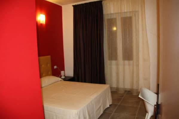 Bcomfort Hotel กาญารี ภายนอก รูปภาพ