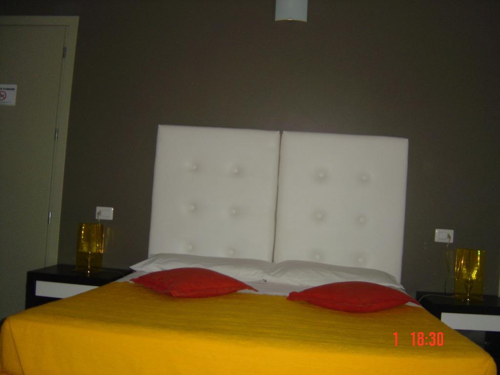 Bcomfort Hotel กาญารี ห้อง รูปภาพ